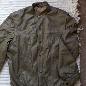ITALIAN LEATHER Olive bomber jacket